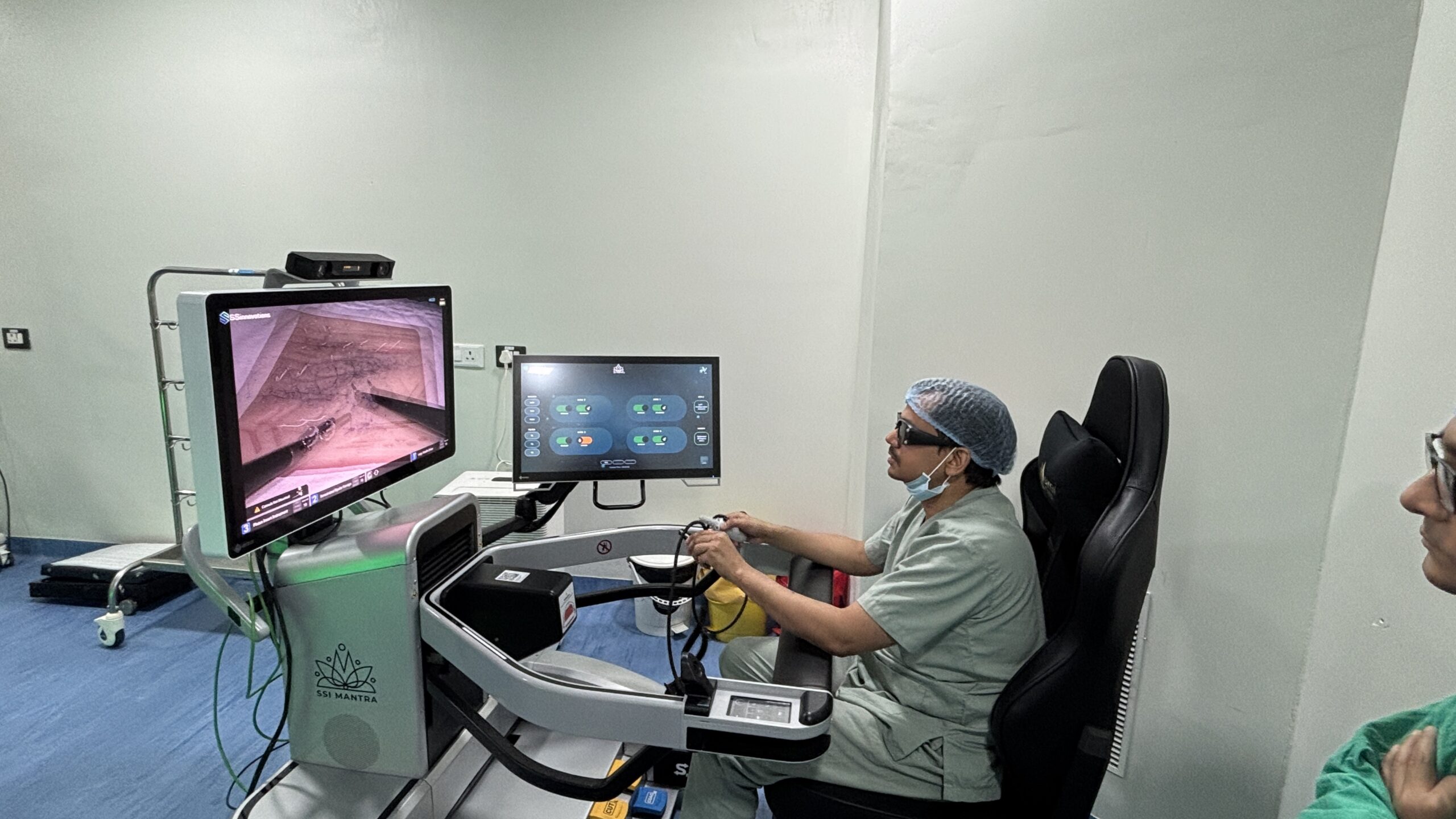 Dr Manish Tiwari Complex Oncology Surgeon